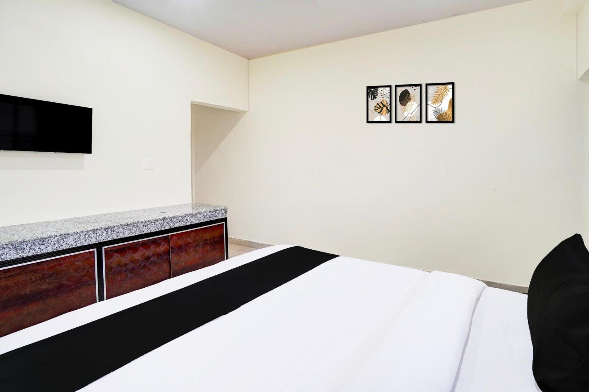 Danapur Hotel O The Crown Inn מראה חיצוני תמונה