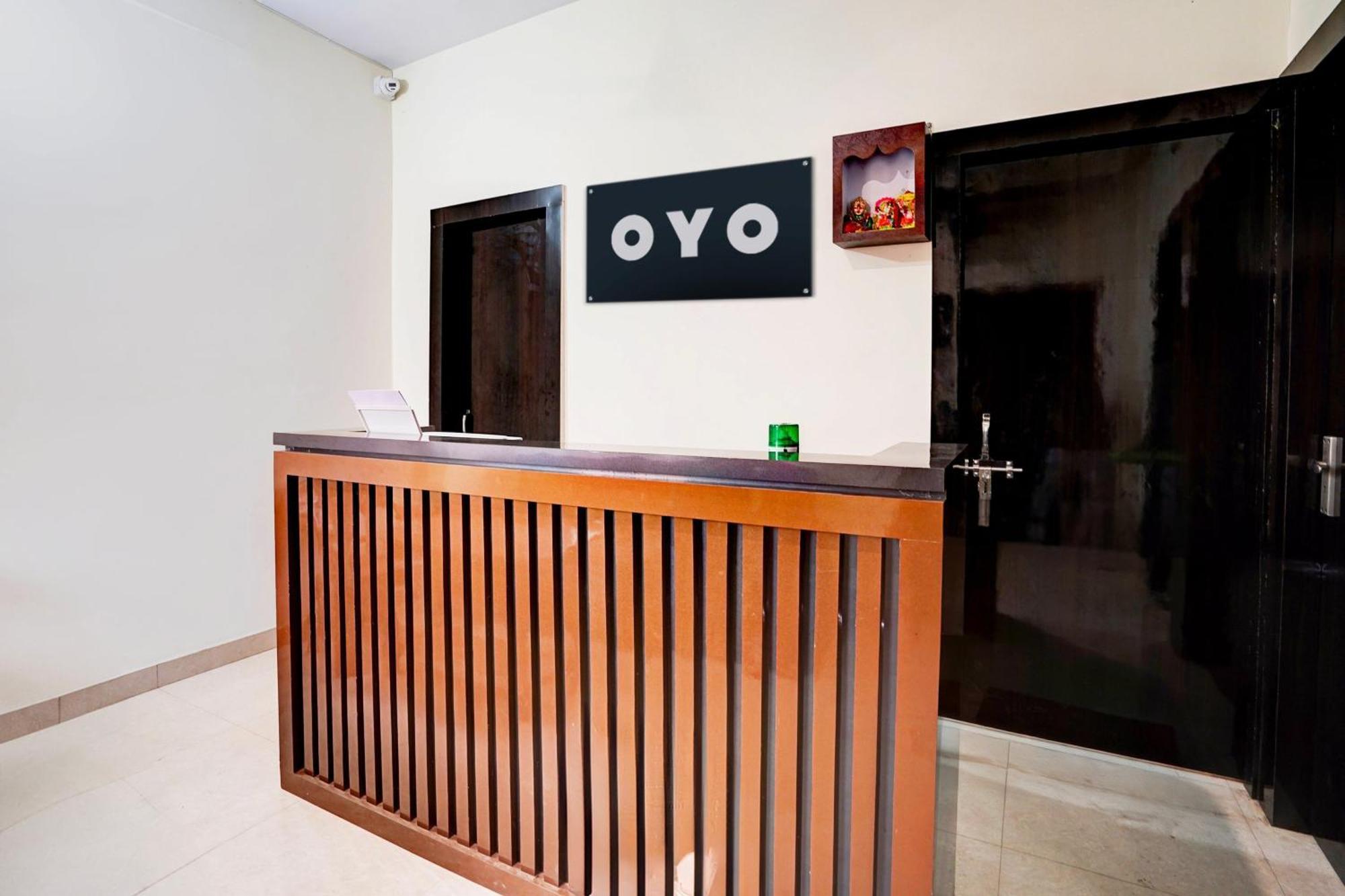 Danapur Hotel O The Crown Inn מראה חיצוני תמונה