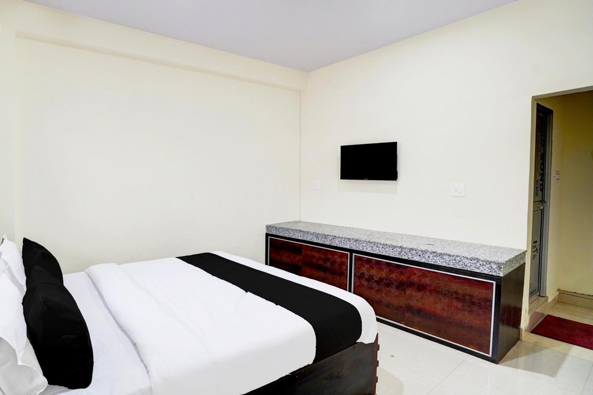Danapur Hotel O The Crown Inn מראה חיצוני תמונה