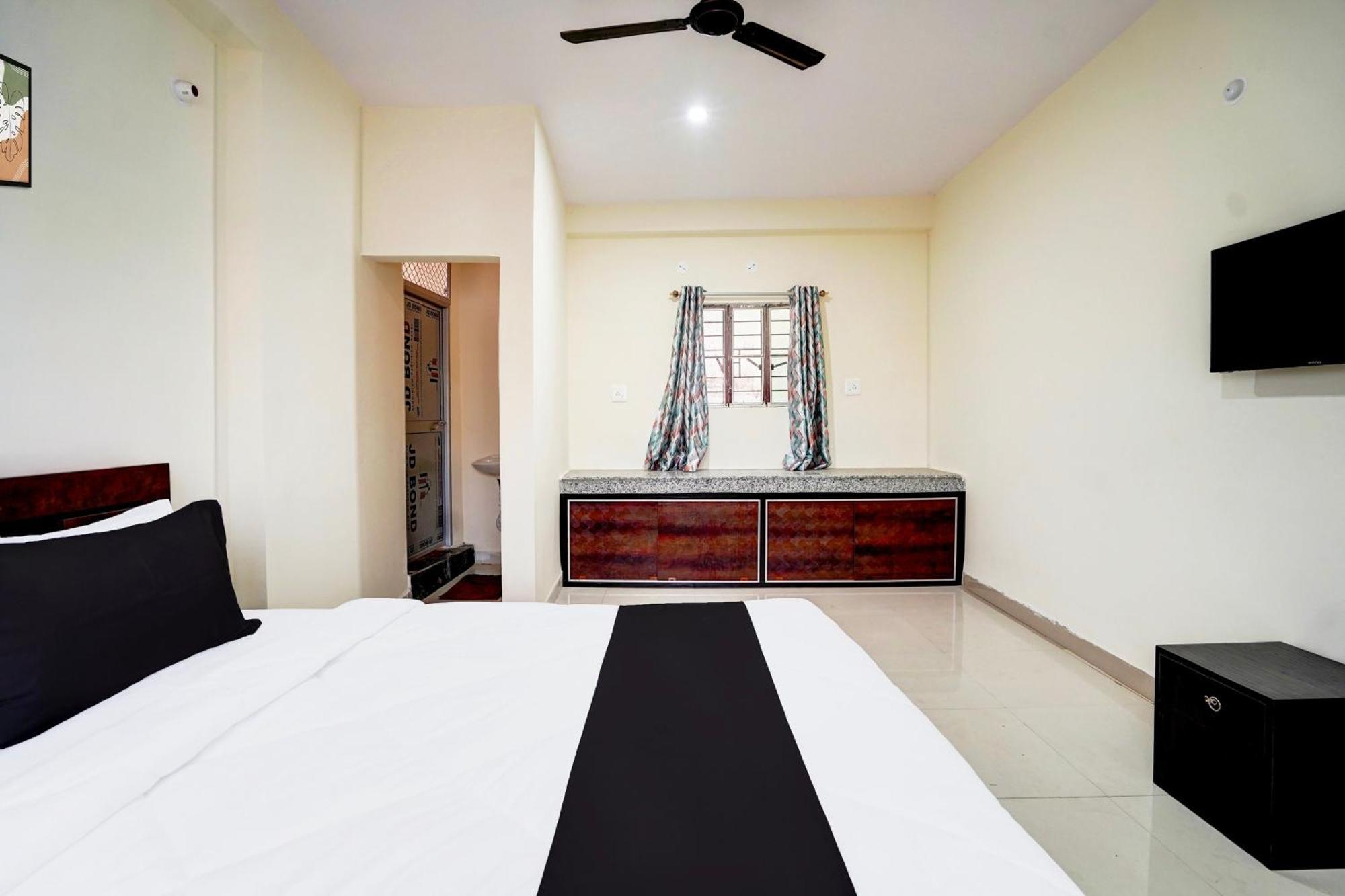 Danapur Hotel O The Crown Inn מראה חיצוני תמונה